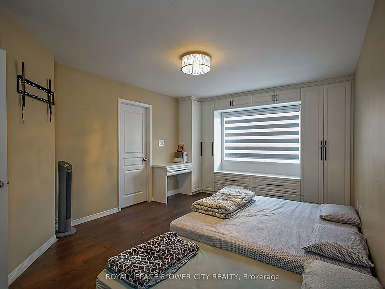 81 Baffin Cres — Photo 25