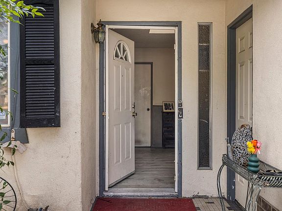 4th image of 2908 Bateman Ln