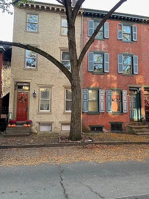 245 Mercer St photo 1