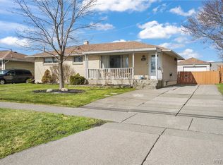 362 Two Mile Creek Rd, Tonawanda, NY 14150