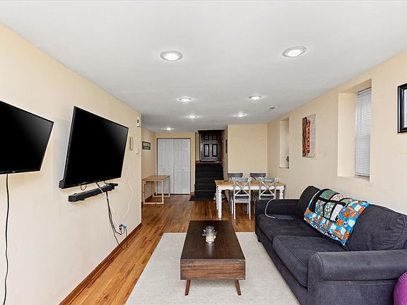 3rd image of 3214 N Paulina St #G