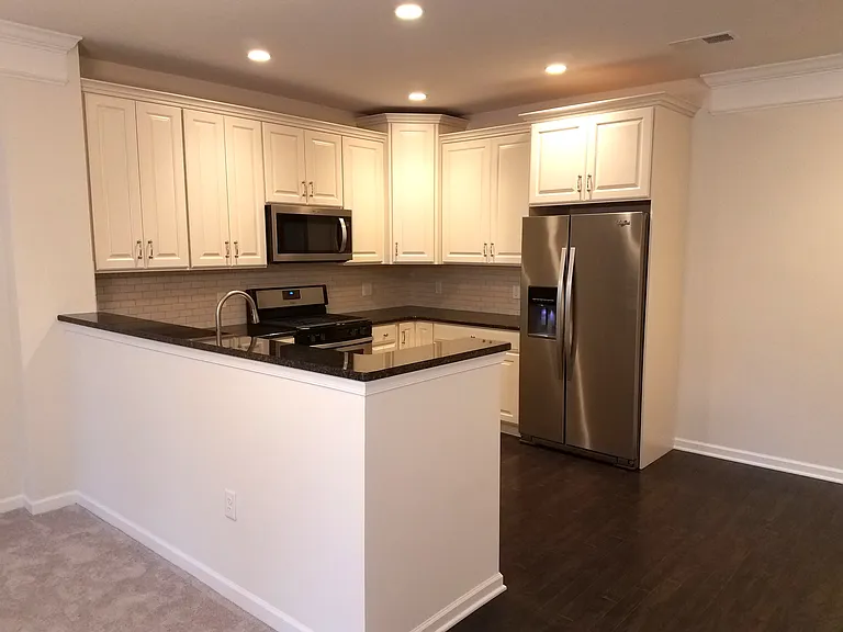 824 Center Meadow Ln — Photo 4