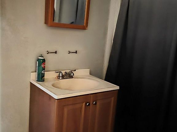 4th image of 407 Turner Dr