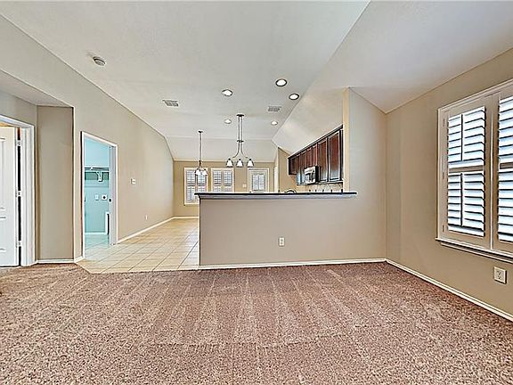 3rd image of 3101 San Fernando Dr