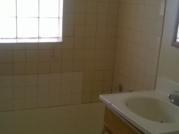 4th image of 1636 W 89th St #2