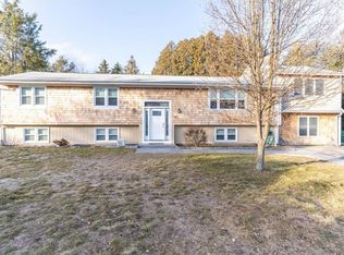 27 Whitehall Dr, Warwick, RI 02886