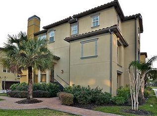 13 Laurelwood Dr, Houston, TX 77058