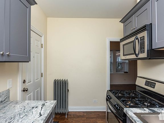 3rd image of 4820 W Hutchinson St APT 6A