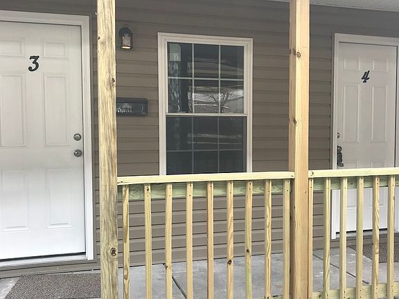 4th image of 102 E Ayre St