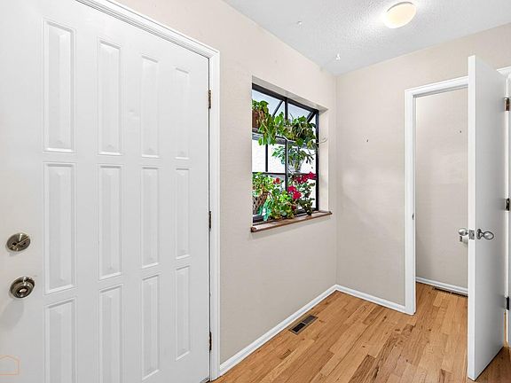5th image of 2663 Grapewood Ln