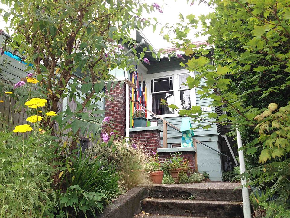 2nd image of 3012 NE 55th St