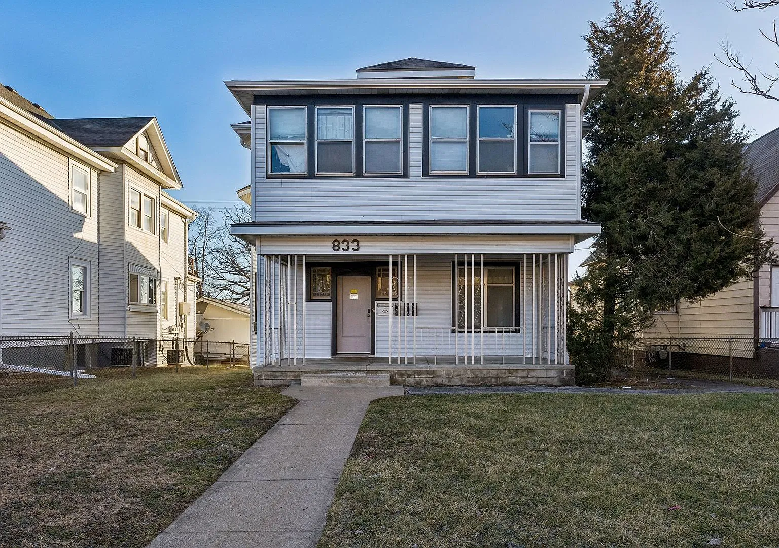 833 Park Ave — Photo 1