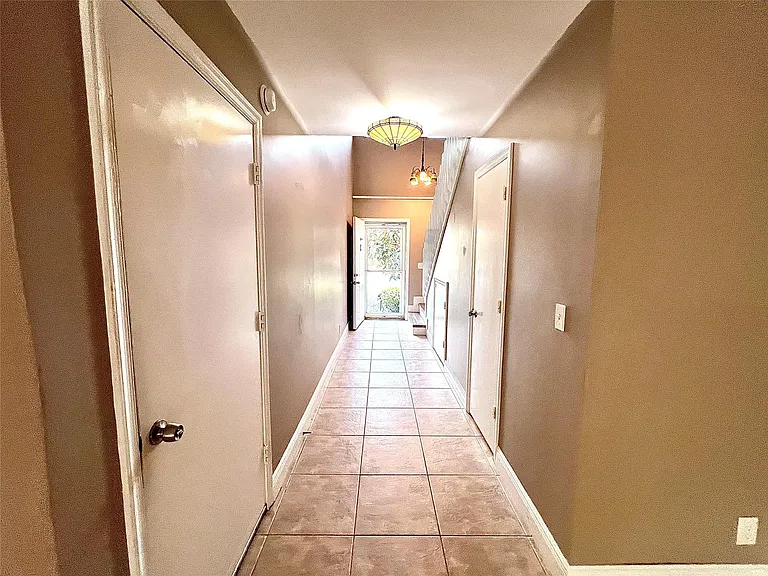 2246 Discovery Cir — Photo 13