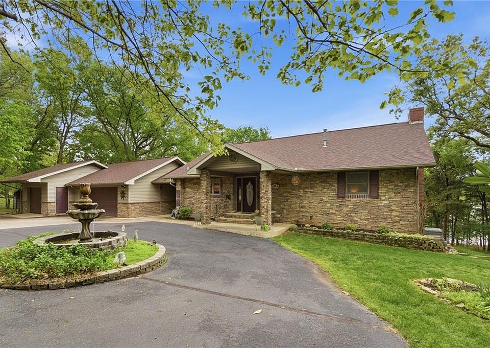 1st image of 1841 Lake Bluff Dr