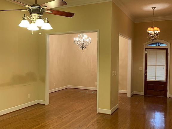 4th image of 5421 Moores Cir