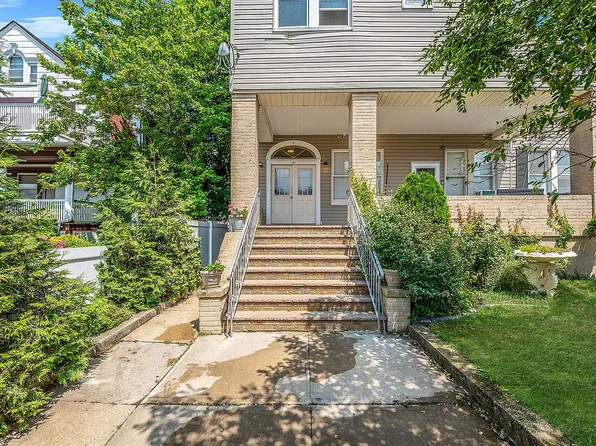 B 121st St Unit 2A, Rockaway Park, NY 11694