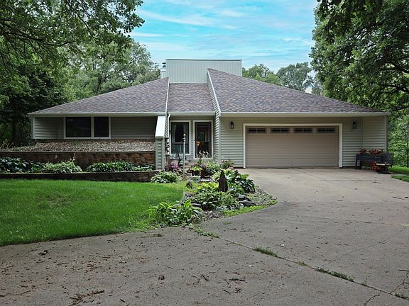 4th image of 1827 381st Ave