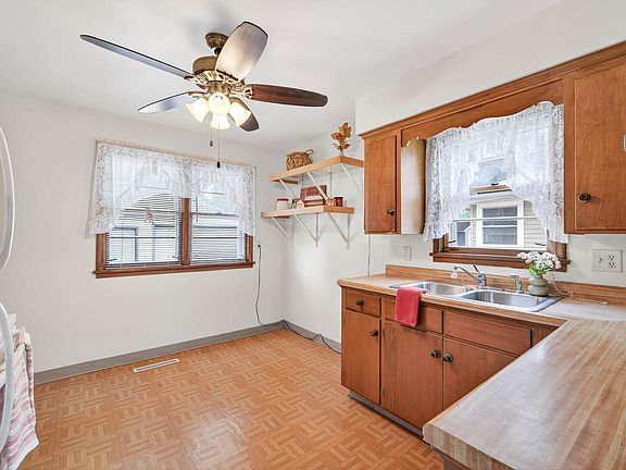 5th image of 1016 Bidwell St