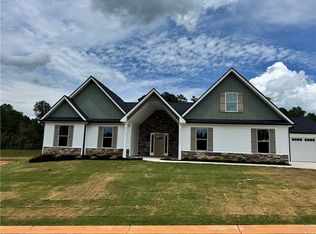 104 Hinton Farms Dr, Easley, SC 29640