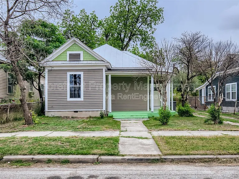 517 Hicks Ave — Photo 1