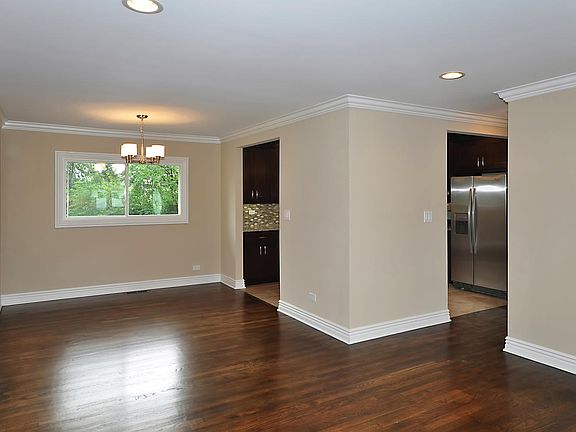 4th image of 405 Morton St