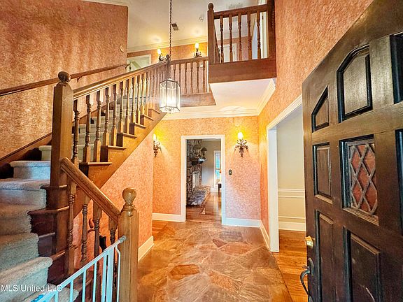 2nd image of 209 Westover Dr