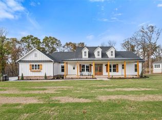 560 Forest Dr, Rogers, AR 72756