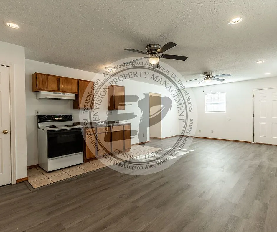 140 County Road 1604 - 1 — Photo 3