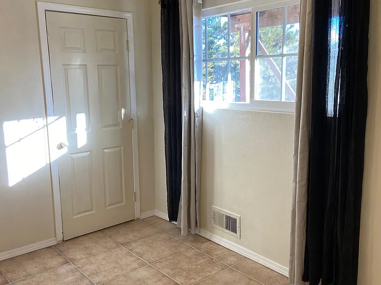 Hilltop Dr — Photo 16