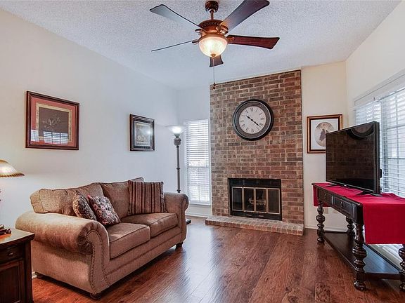 4th image of 1212 Riverchase Ln Unit 144