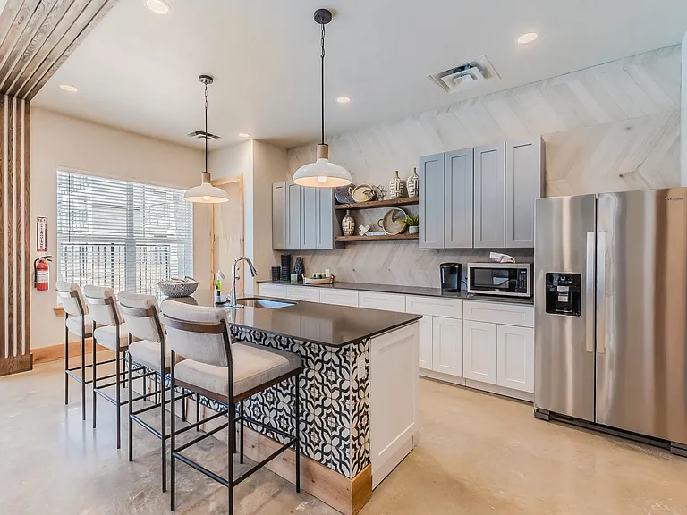 Welcome to Southgate Apartments, where modern living meets comfort. Our stylish kitchens feature sleek finishes, ample space, and a welcoming atmosphere perfect for entertaining. Upgrade your lifestyle today! Contact us for more information.