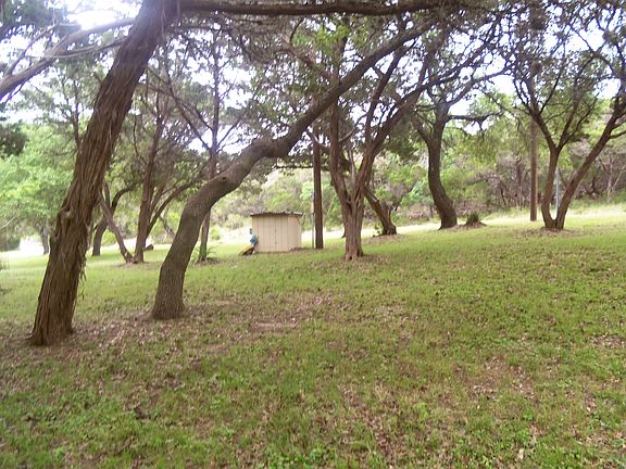 4th image of 381 White Oak Dr