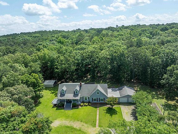 2nd image of 100 Linda Ln