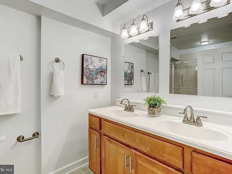 2604 Hudson St — Photo 27