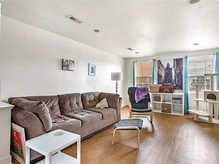 1617 W Cary St — Photo 4