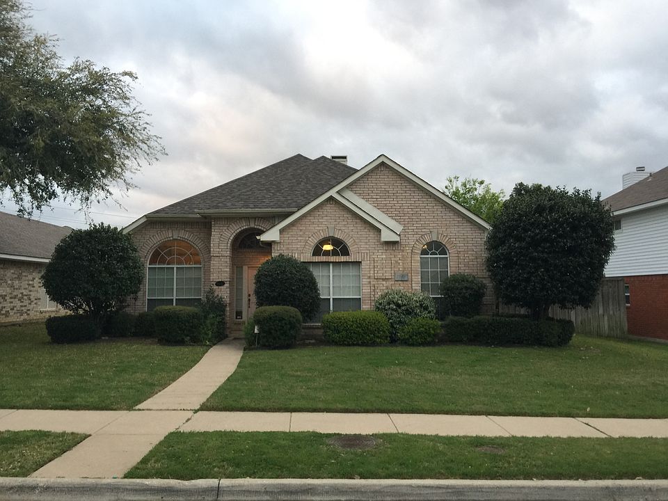 1st image of 1136 Holly Dr