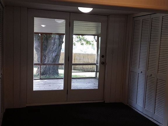 5th image of 24 Cedar St