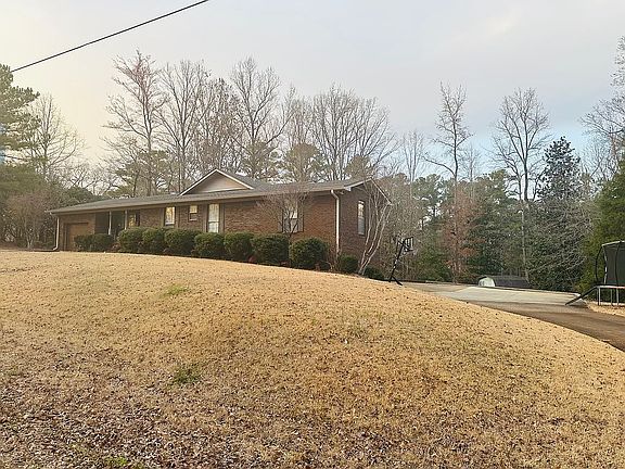 2nd image of 625 Foothill Rd