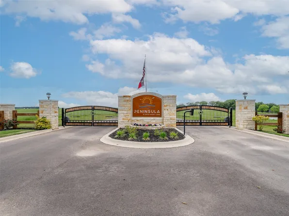 800 Peninsula Dr, Honey Grove, TX 75446