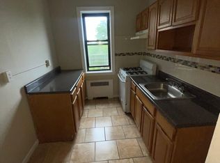 30 Van Velsor Pl #5R, Newark, NJ 07112