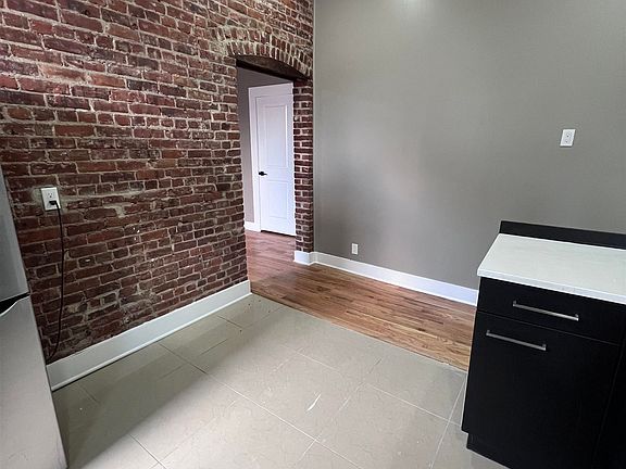 5th image of 157 Midland Ave #2D