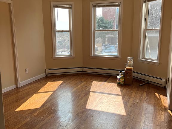 5th image of 273 Medford St #1