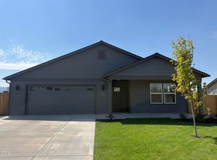 237 SE Peppermint Loop #4, Culver, OR 97734