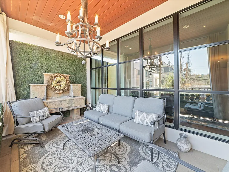 2221 Welch St #201 — Photo 32