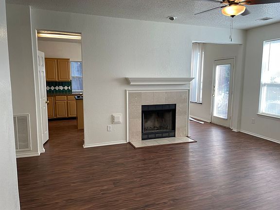 4th image of 106 Meadowbend Dr