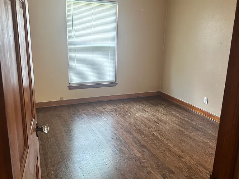 6515 W Center St #2 — Photo 7
