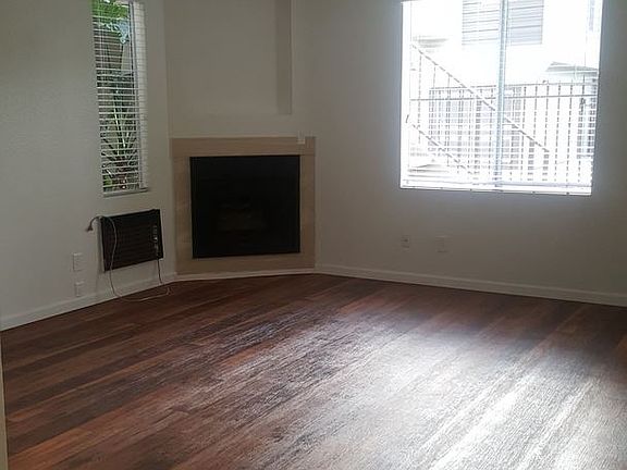 4th image of 340 W University Ave APT 002