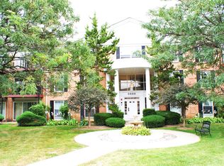 5300 Carriageway Dr APT 313, Rolling Meadows, IL 60008