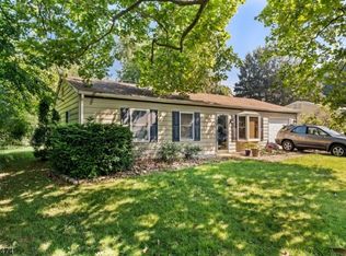 615 Rugby Rd, Lopatcong, NJ 08865