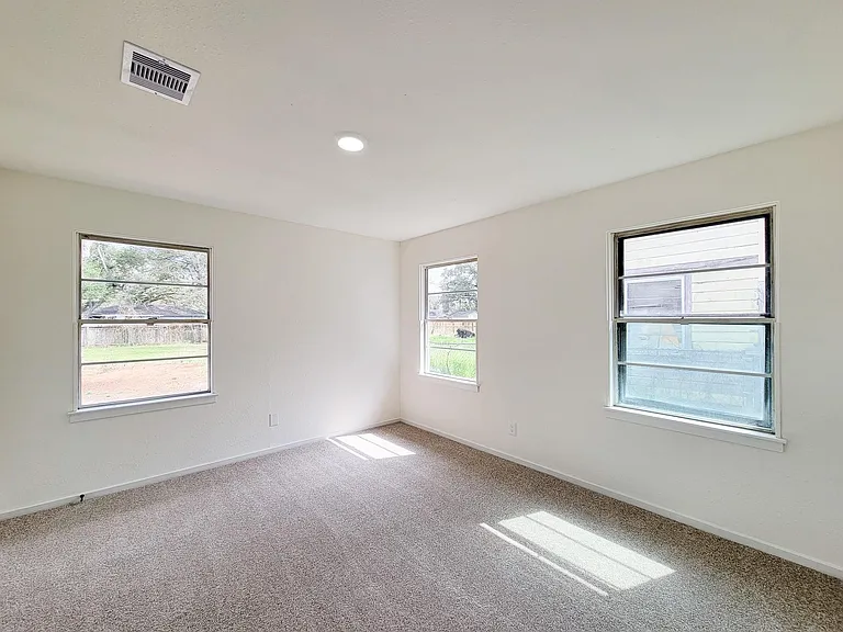 301 Cypress St — Photo 25